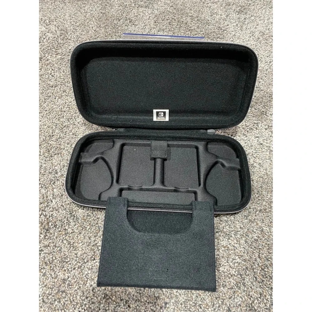 Nintendo Switch Carrying Case Unisex OS Red Excellent Hardshell Travel Bag